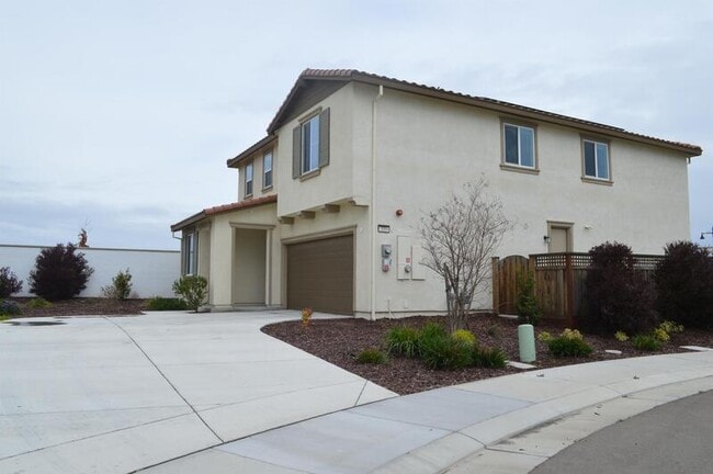 property at 2019 Grinnell Ct