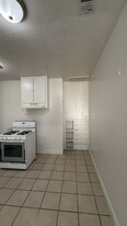 202 Roselawn Ave in Modesto, CA - Building Photo