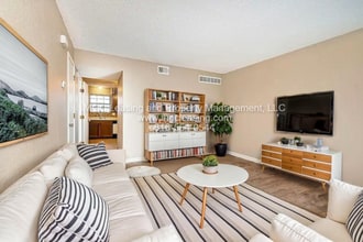 238 NW Woods Chapel Rd in Blue Springs, MO - Building Photo - Building Photo