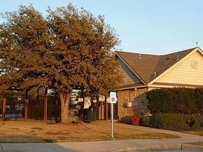 111 Waterford Dr in Wylie, TX - Foto de edificio - Building Photo