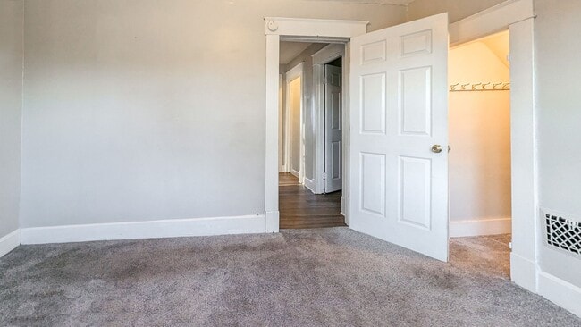 property at 1900 W Jackson St
