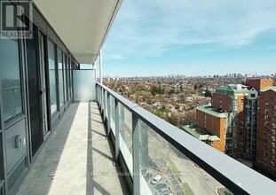 8-S1408 Olympic Gdn Dr in Toronto, ON - Building Photo - Building Photo