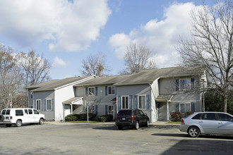 Oakwood Place in Midland, MI - Foto de edificio - Building Photo