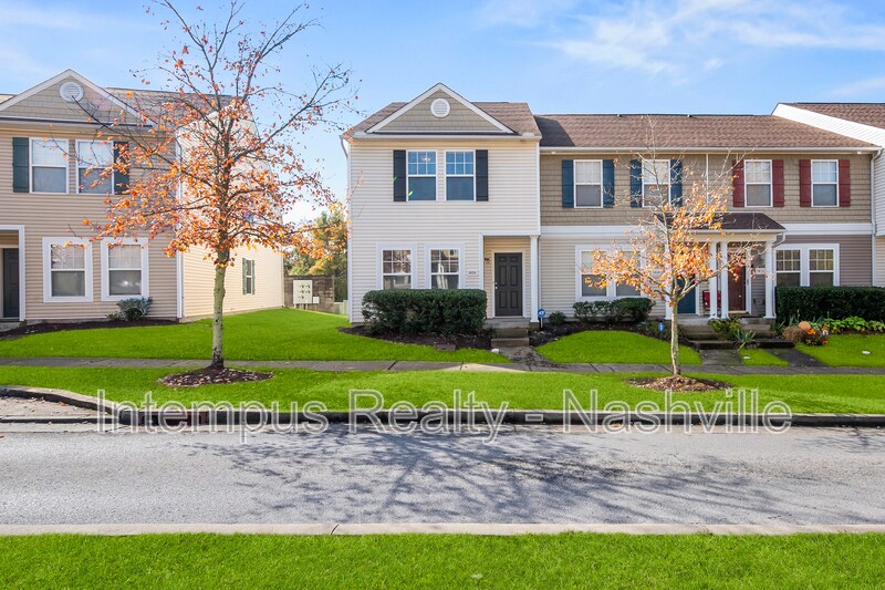 5856 Monroe Crossing in Nashville, TN - Building Photo