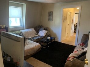15 Blossom St, Unit 2 in Leominster, MA - Building Photo - Building Photo