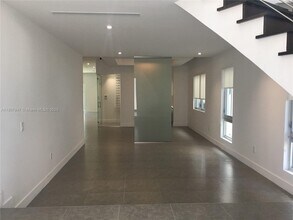 8258 NW 33rd Terrace in Doral, FL - Building Photo - Building Photo