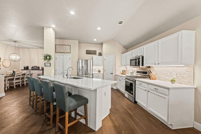 property at 4221 N Summercrest Loop