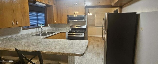 2083 Martin Rd in Summit, MS - Foto de edificio - Building Photo