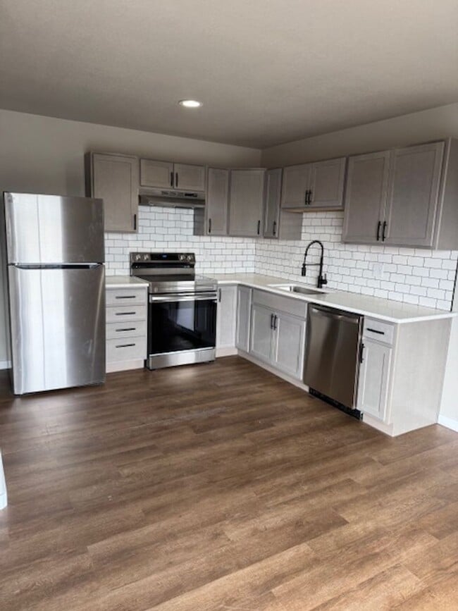706-708 S Bellflower Dr in Pueblo West, CO - Building Photo - Building Photo
