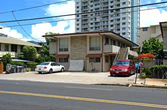 2816 Date St in Honolulu, HI - Building Photo - Building Photo