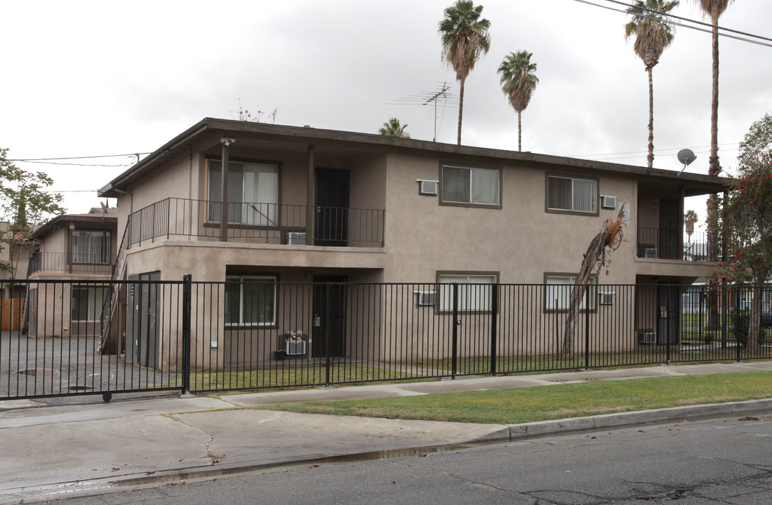 1885 Enterprise Ave in Riverside, CA - Foto de edificio