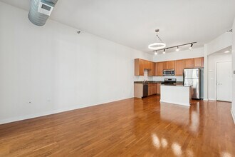 901 W Madison St in Chicago, IL - Building Photo - Building Photo