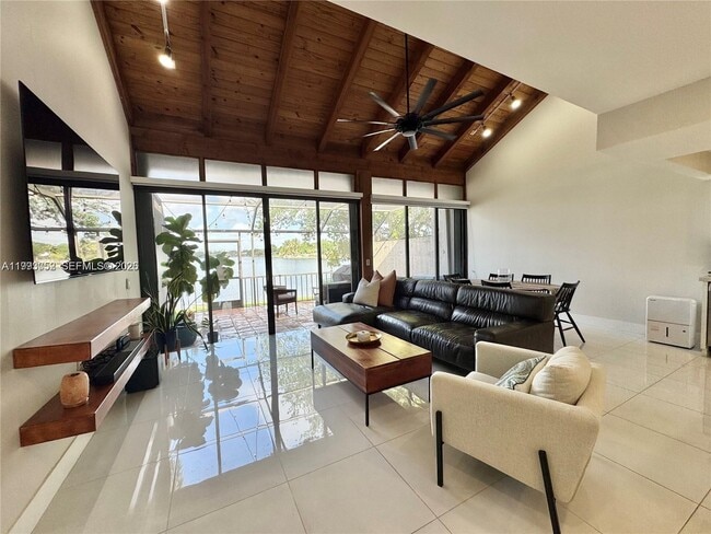 1490 NW 113th Way in Pembroke Pines, FL - Building Photo - Building Photo