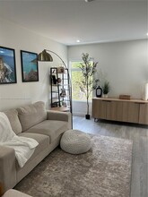 208 Meridian Ave in Miami Beach, FL - Building Photo - Building Photo