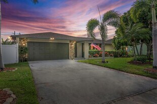 4350 51st Ave S in St. Petersburg, FL - Building Photo