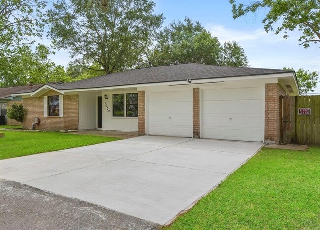 1609 3rd St in League City, TX - Building Photo - Building Photo