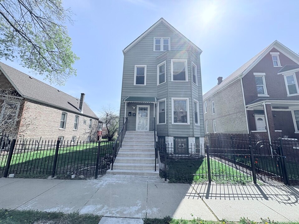 5343 S Carpenter St in Chicago, IL - Building Photo