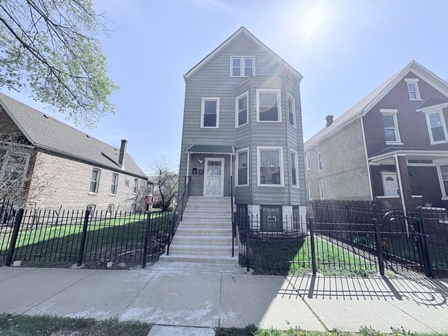 property at 5343 S Carpenter St
