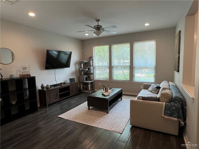 10228 N 14th St in McAllen, TX - Building Photo - Building Photo