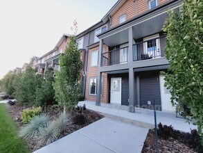 3025-3151 151 Avenue Northwest in Edmonton, AB - Building Photo - Building Photo