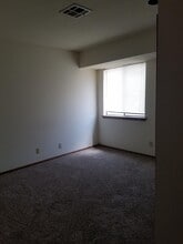 412 N Oakwood Rd in Enid, OK - Building Photo - Building Photo