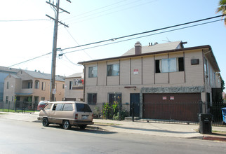 5 Unit Apartment + 1 Nonconforming in Los Angeles, CA - Foto de edificio - Building Photo