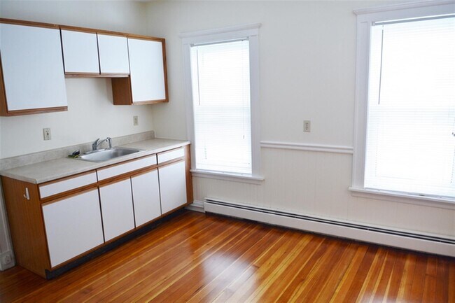 52 Simpson Ave, Unit 3 in Somerville, MA - Building Photo - Building Photo