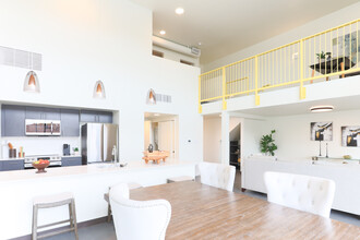 Monterey Place in Albuquerque, NM - Building Photo - Building Photo