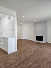 24201 Ambassador Pl in Los Angeles, CA - Building Photo - Building Photo