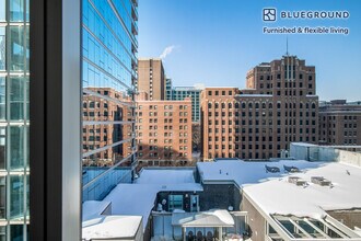 108 W Chicago Ave in Chicago, IL - Building Photo - Building Photo