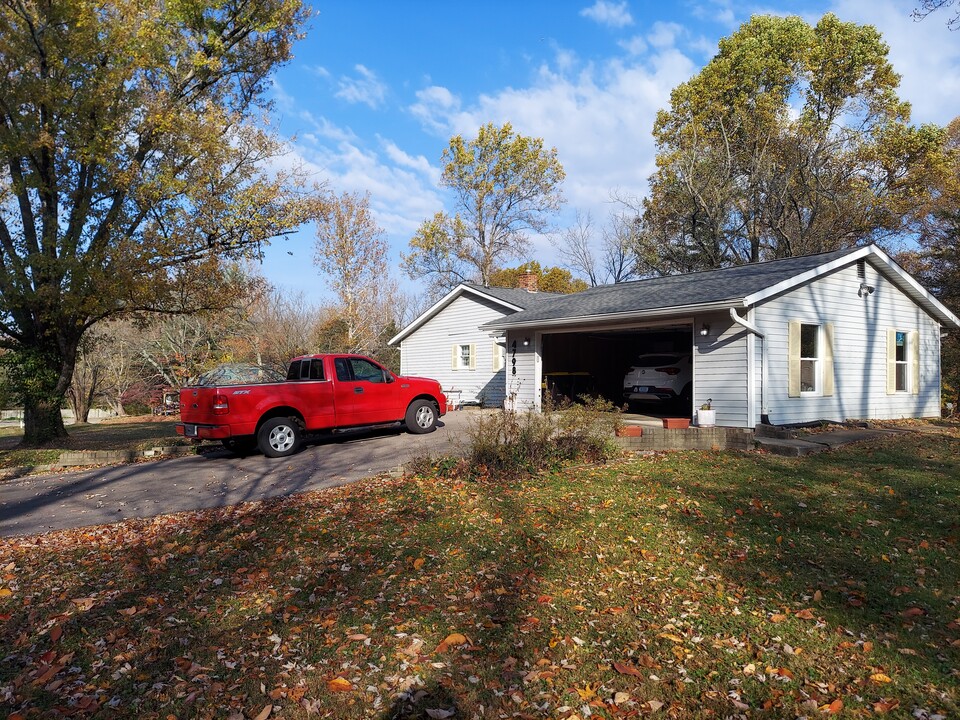 4798 Old State Rd 37 in Bloomington, IN - Building Photo