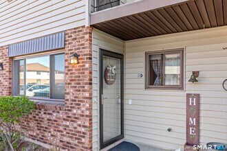 140 Thompson St in East Haven, CT - Building Photo - Building Photo