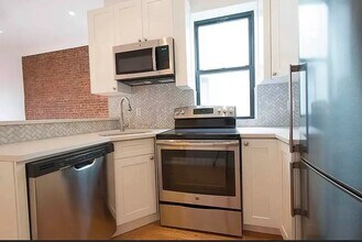 319 Lincoln Pl, Unit 4R in Brooklyn, NY - Building Photo - Building Photo