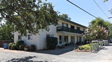 731 Donald St in Sonoma, CA - Building Photo - Building Photo