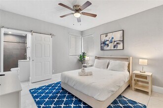 2227 Cody St in Hollywood, FL - Building Photo - Building Photo
