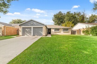 11222 Sandstone St in Houston, TX - Building Photo