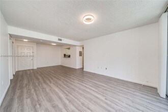 2711 Ocean Club Blvd in Hollywood, FL - Building Photo - Building Photo