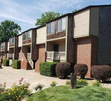 1825-1829 College Heights Road in Manhattan, KS - Building Photo