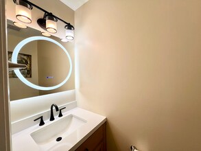 9894 Burke Pond Ct in Burke, VA - Foto de edificio - Building Photo