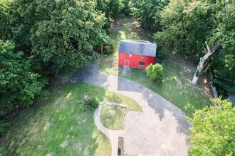 2921 Nichols Ave in Trumbull, CT - Building Photo - Building Photo