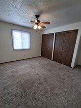 1308 Galeta Ave, Unit #B in Norfolk, NE - Foto de edificio - Building Photo