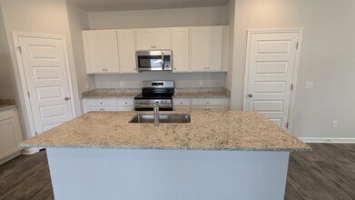 109 Bottlebrush Dr in Bloomingdale, GA - Building Photo - Building Photo