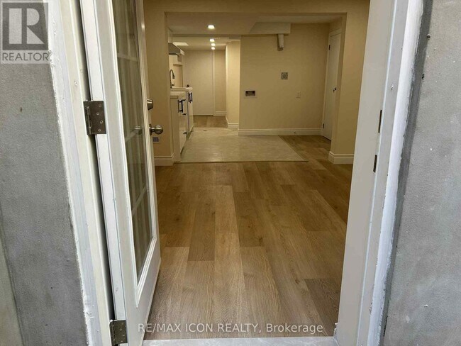 1099 Prince George Rd in London, ON - Building Photo - Building Photo