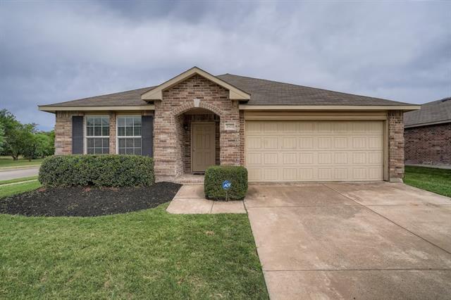 2672 Clarks Mill Ln in Fort Worth, TX - Building Photo