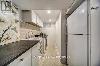 109 Vanbrugh Ave in Toronto, ON - Building Photo - Building Photo