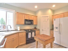 20642 SW Nantucket Ln in Aloha, OR - Building Photo - Building Photo