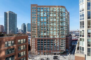 Park Place Condominiums in Chicago, IL - Building Photo