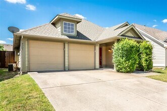 9721 Meadow Rue Dr in McKinney, TX - Building Photo - Building Photo