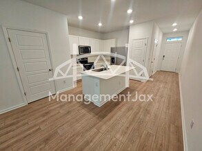 5918 Ortega Lk Dr in Jacksonville, FL - Building Photo - Building Photo