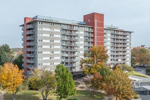 Mansion House in Tulsa, OK - Building Photo